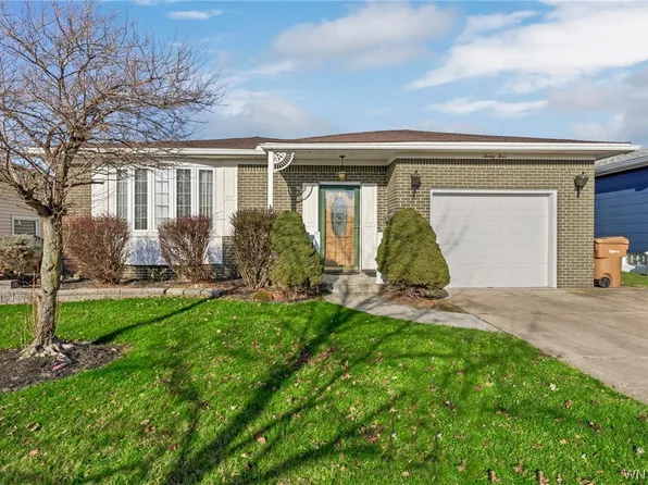 24 E Cherbourg Dr, Buffalo, NY 14227