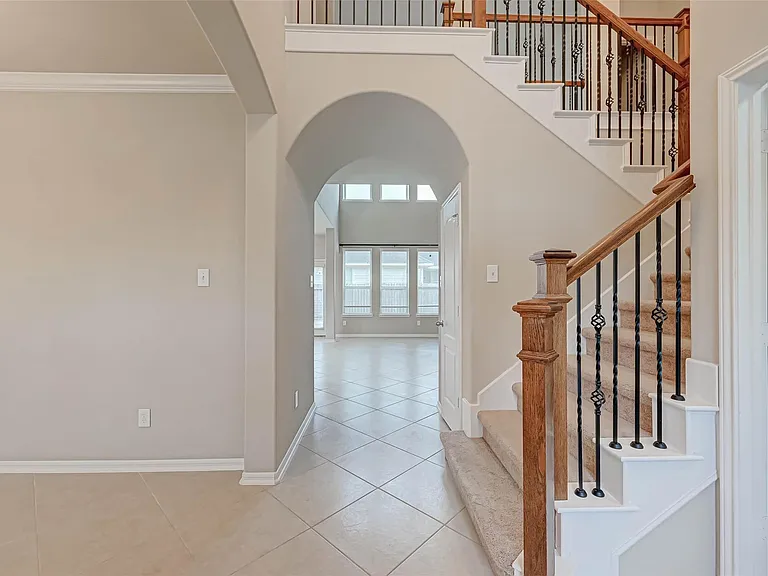 2111 Post Oak Ct — Photo 4