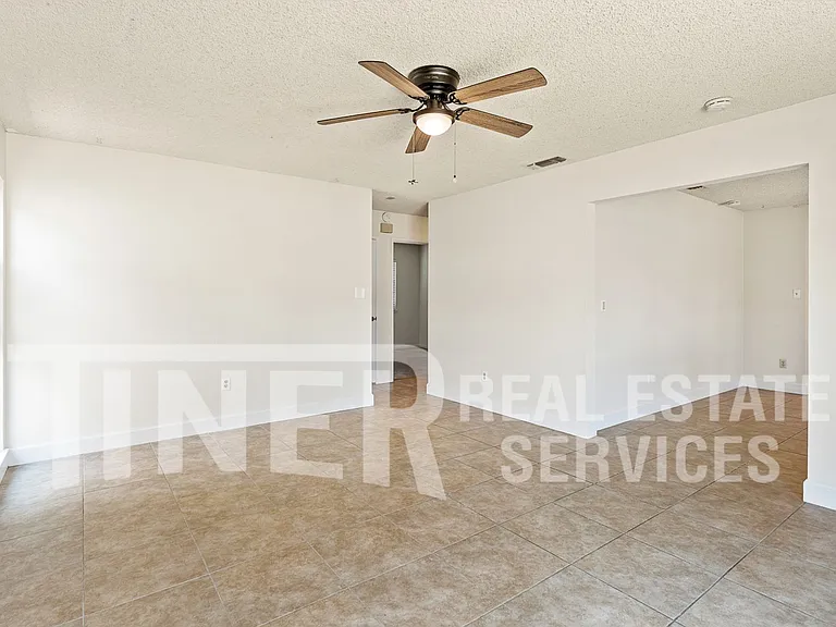 9586 Meadowgreen Cir — Photo 8