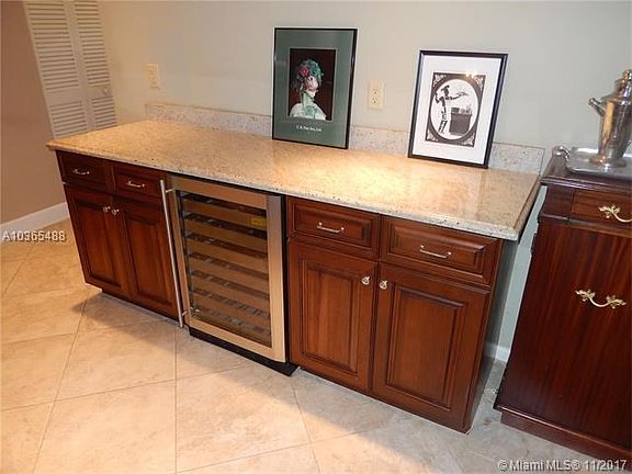 BAR WITH WINE COOLER