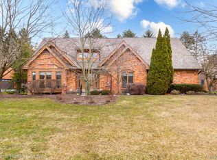 36985 Valley Ridge Dr, Farmington Hills, MI 48331