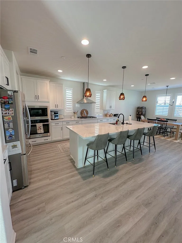5 bed, 3.5 bath, 3182 sqft, $4,700 — Photo 4