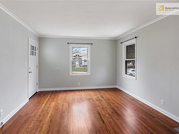 4th image of 608 W 86th St