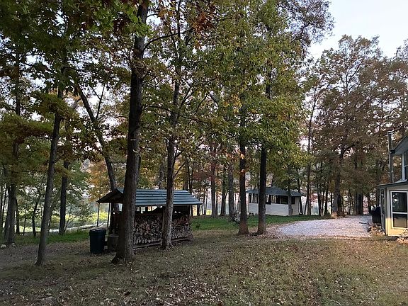 4th image of 300 Meacham Ln