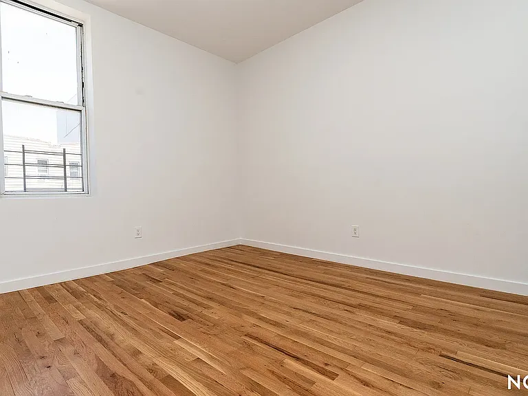 160 Johnson Ave #2E — Photo 18