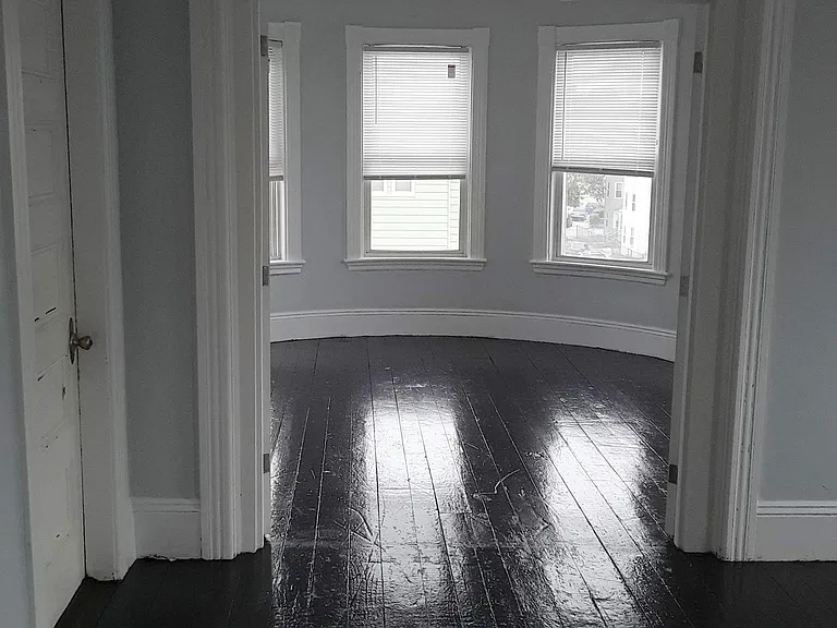 3-107-109 Endicott St #3 — Photo 3