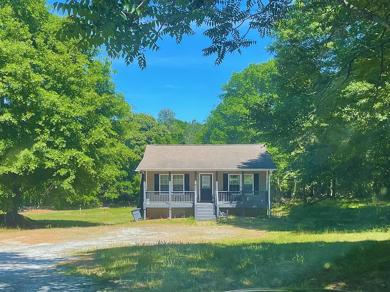 Circle Dr — Photo 10