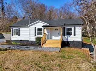 1916 7th Ave NW, Hickory, NC 28601