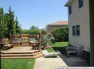 571 Rensselaer Ave, Staten Island, NY 10312