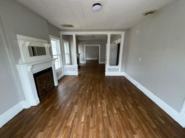 59 5th Ave APT 2