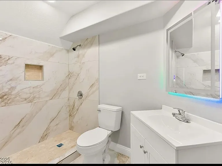 8528 Sierra Cima Ln — Photo 9
