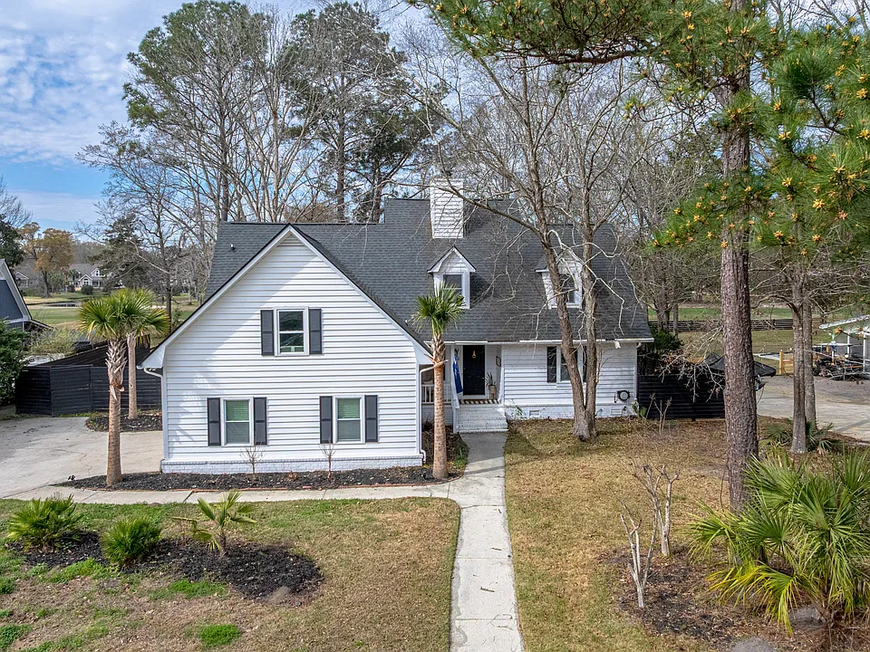 27 Fitzroy Dr