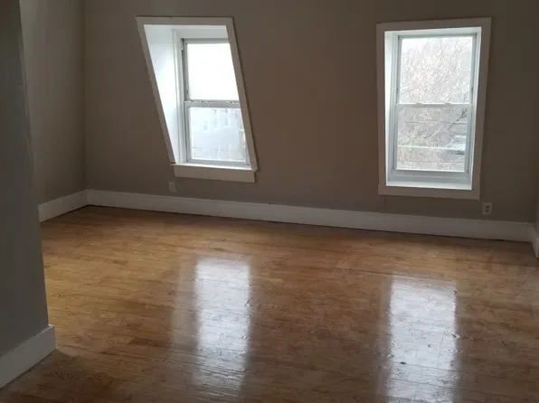 35 Linden St APT 3, New Bedford, MA 02740