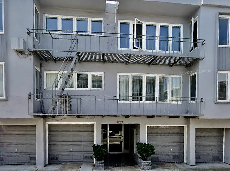300 Graystone Ter #4