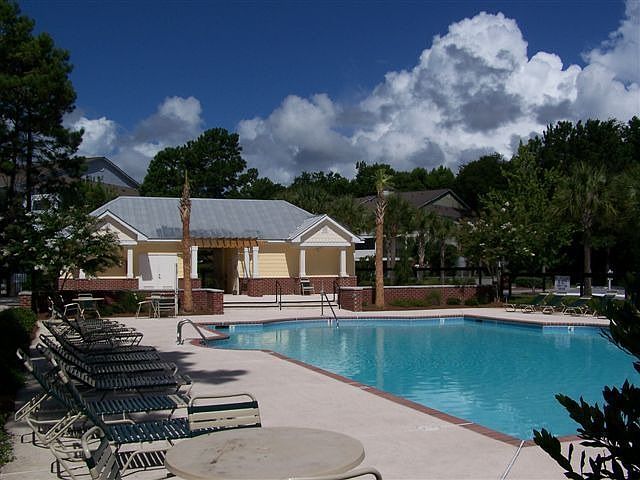 The Retreat - Gorgeous Pool & Clubhouse