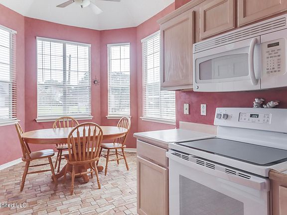 5th image of 14189 Cypress Ct