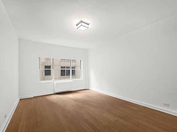 4th image of 136 E 55th St APT 9B