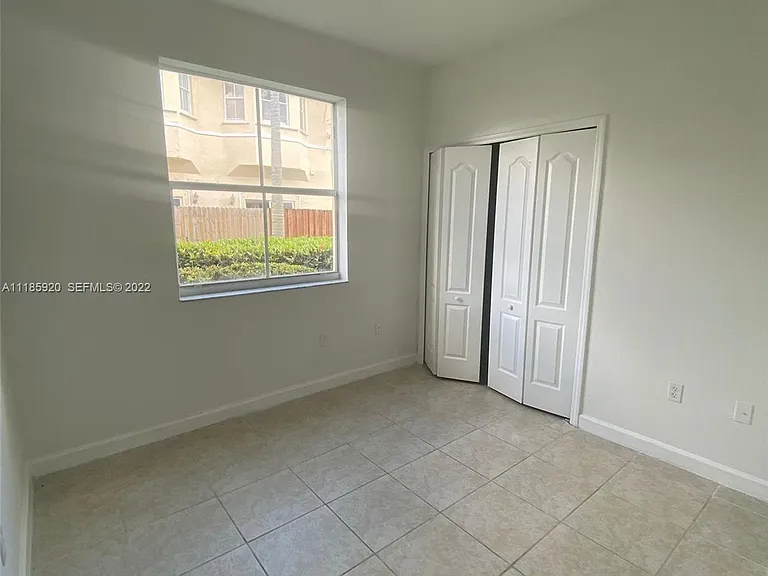 1660 SE 29th St #109-33035 — Photo 6