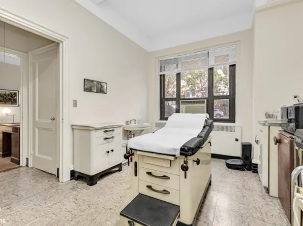 180 East 79th Street image 6 of 10