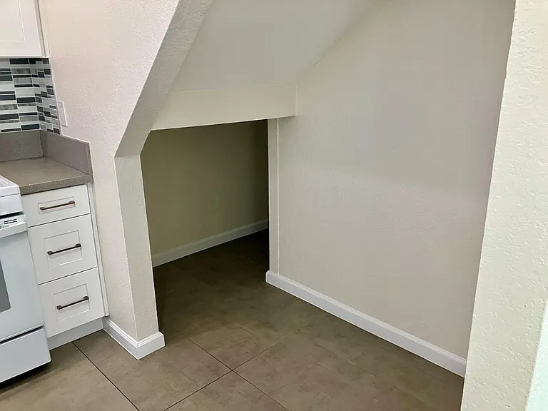 8957 Harness St — Photo 5