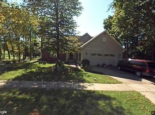 2275 Weldon Ct, Oshkosh, WI 54904