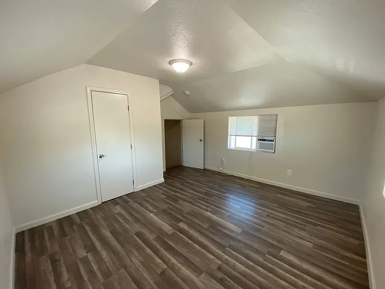 Burney Street Triplex — Photo 14