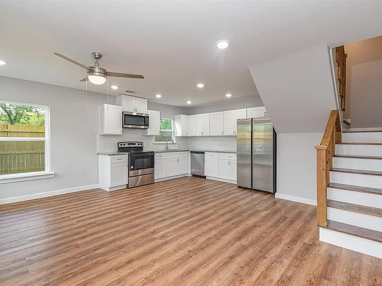 7954 Nashville St — Photo 8