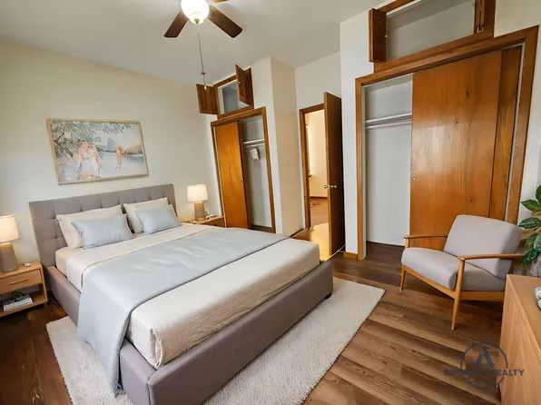2321 Steinway St APT 3, Astoria, NY 11105