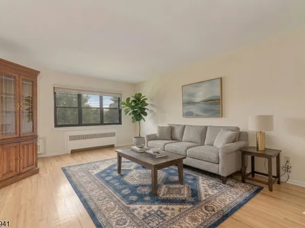 39A Sandra Circle BLDG 39A #1, Westfield Town, NJ 07090
