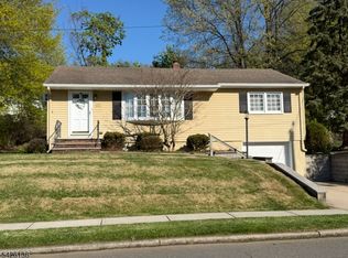 60 Sutton Ave, Totowa Boro, NJ 07512