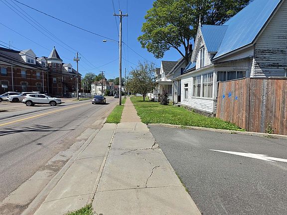5th image of 203 Queen St