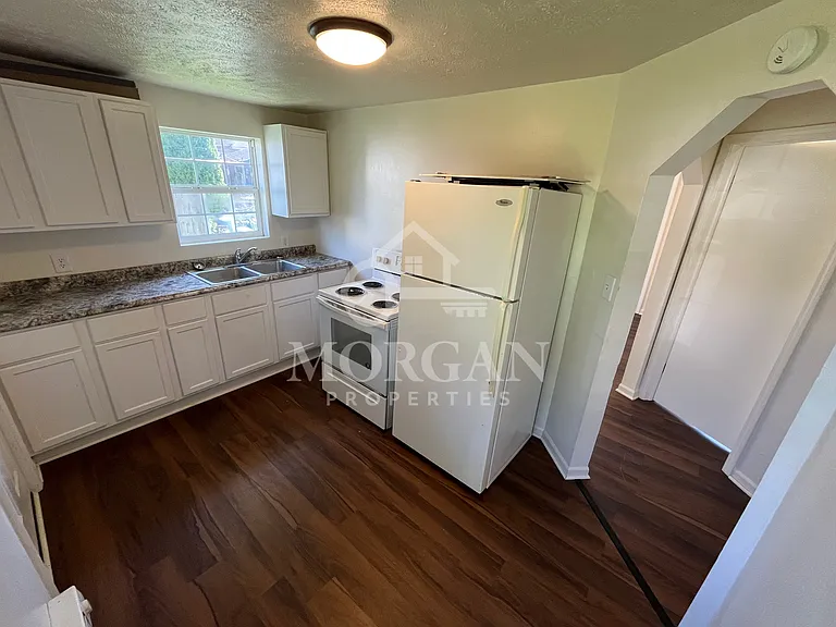 2316 Walnut St — Photo 3
