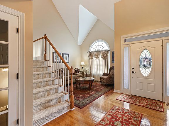 2-Story Foyer & Sitting Room