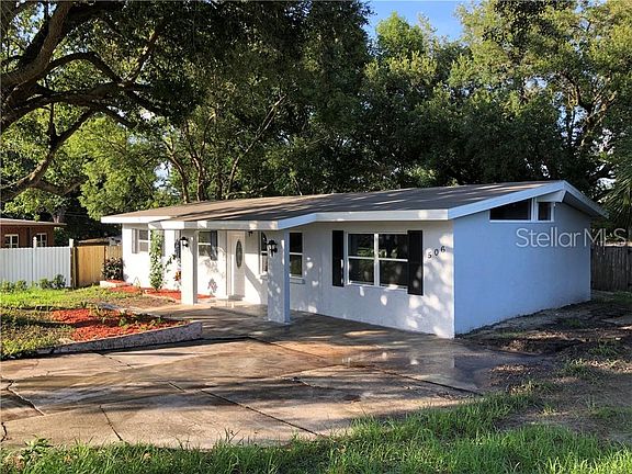 2nd image of 506 Hillsdale Cir