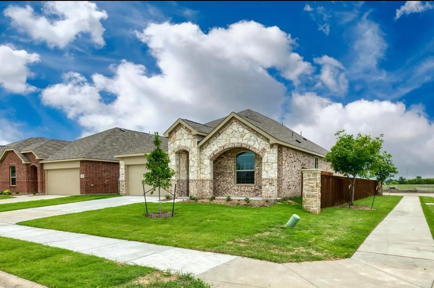 4 bed, 1838 sqft, $2,075 — Photo 2