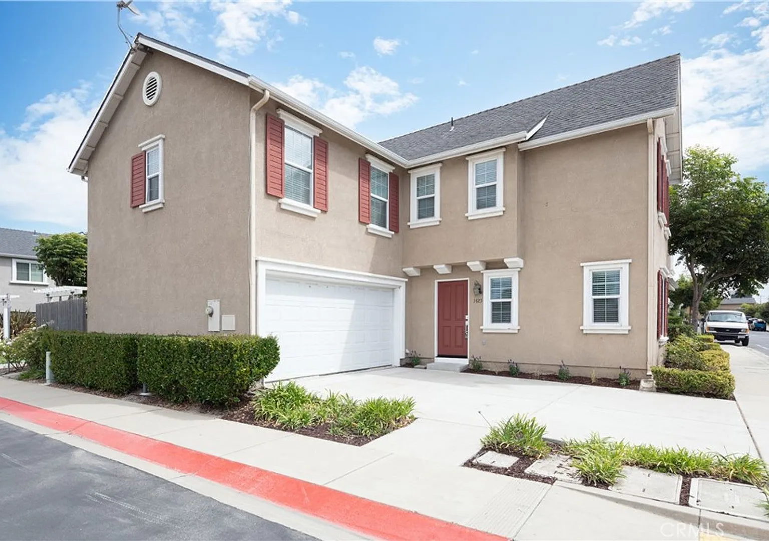 3-Bedroom, 2.5 Bathroom HOUSE with 2-car Garage in Gated Community! — Photo 3