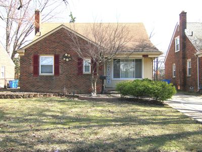 8432 Hazelton St, Dearborn Heights, MI, 48127