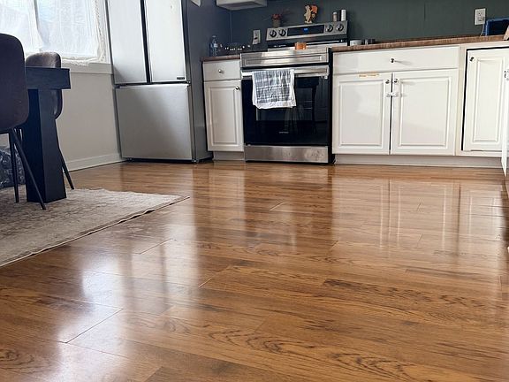 3rd image of 220 Erie St #216
