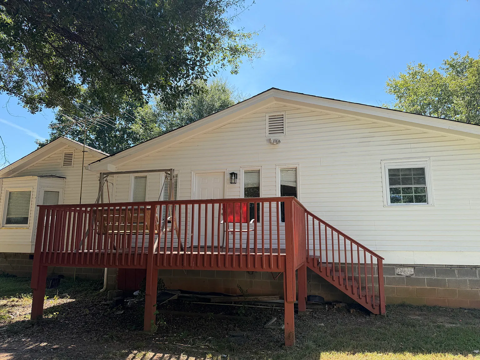 4 bed, 2127 sqft, $2,150 — Photo 4