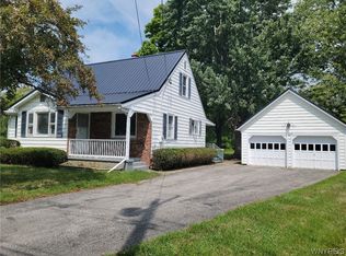 6869 Akron Rd, Lockport, NY 14094