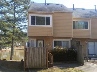 42 Sandalwood Cir, Lawrenceville, GA