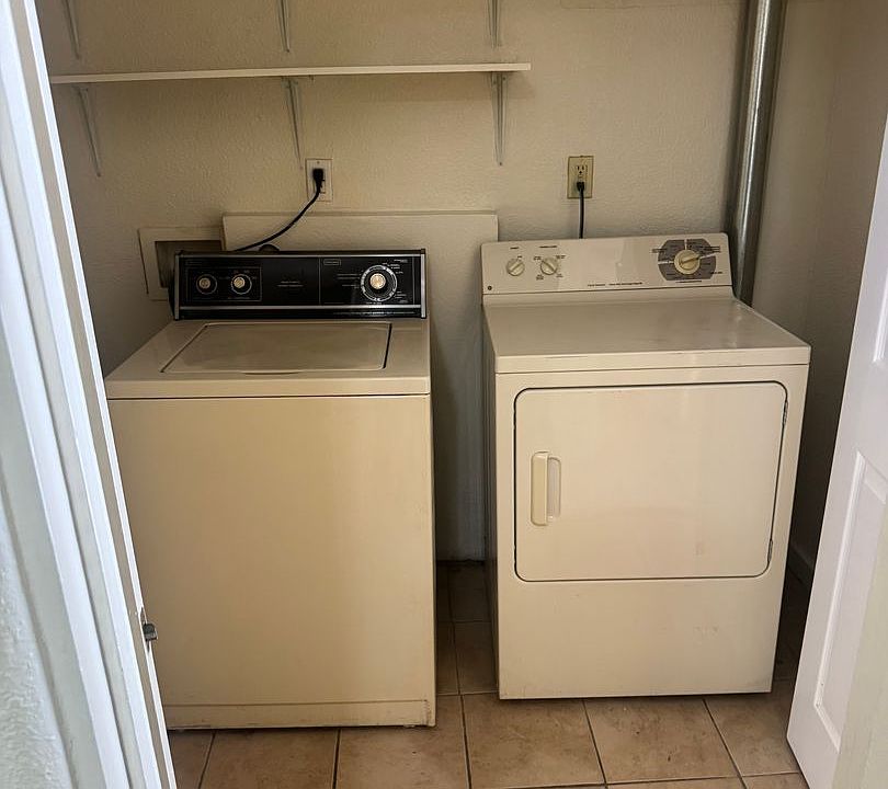 1st image of 1524 Lead Ave SE APT 5