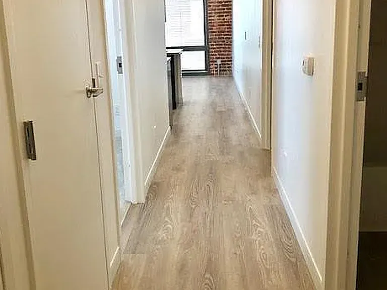 1 West Cary Apartments — Photo 6