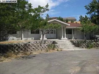 1327 Lawrence Rd photo 1