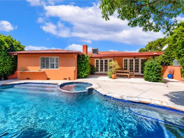 7044 Mammoth Ave, Van Nuys, CA 91405
