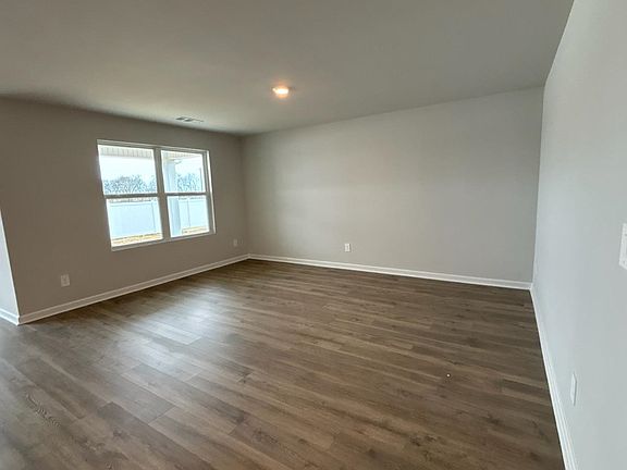 3rd image of 8932 Round Bale Ave