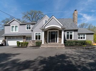 313 N Farview Ave, Paramus, NJ 07652
