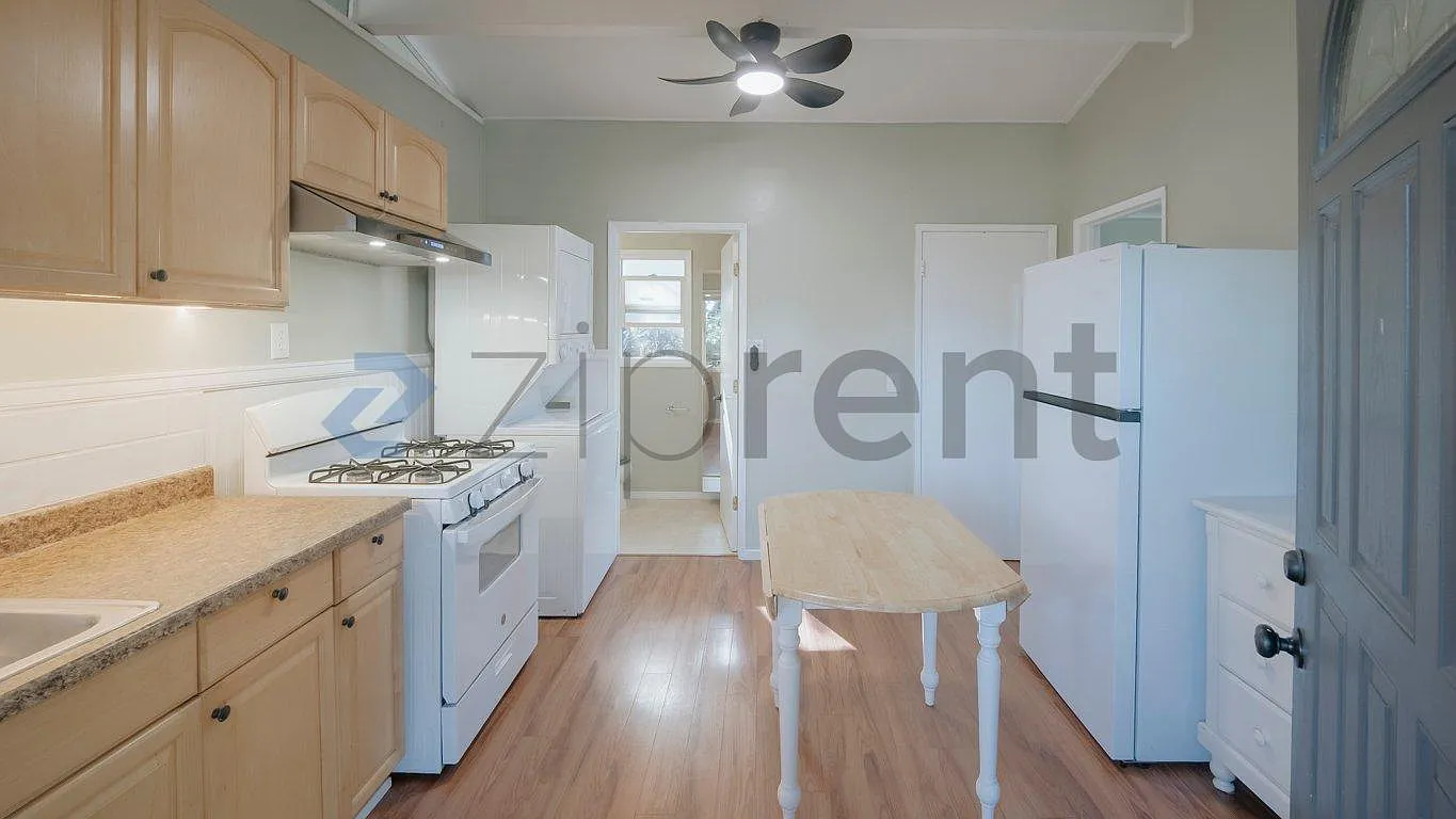 1 bed, 500 sqft, $2,900 — Photo 3