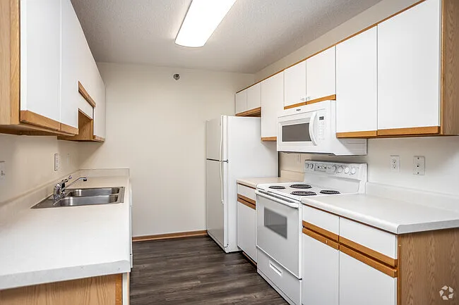 Linden West Apartments — Photo 6