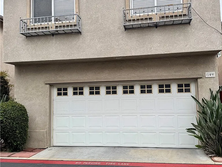 8554 Burnet Ave — Photo 1